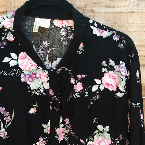 Black & Pink Floral Lightweight Zip Up Jacket - Picture 4 of 7